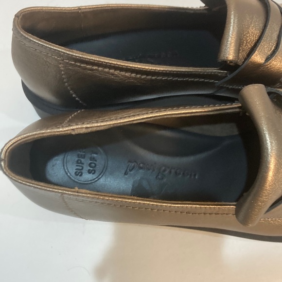 New Paul Green Elegant Metallic Loafers with Fringe Accent - Picture 2 of 5